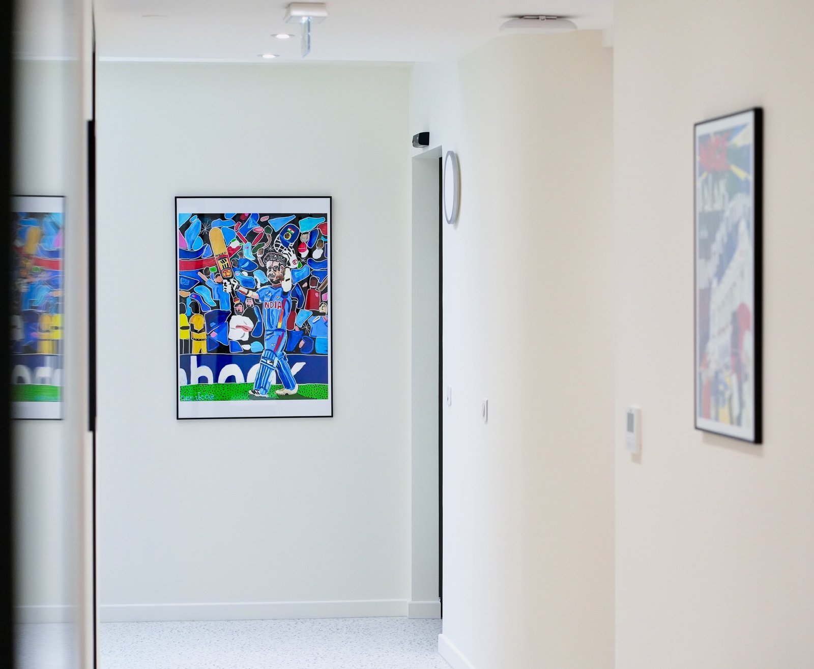 Décoration intérieure moderne du couloir du cabinet de chirurgie dentaire à Strasbourg